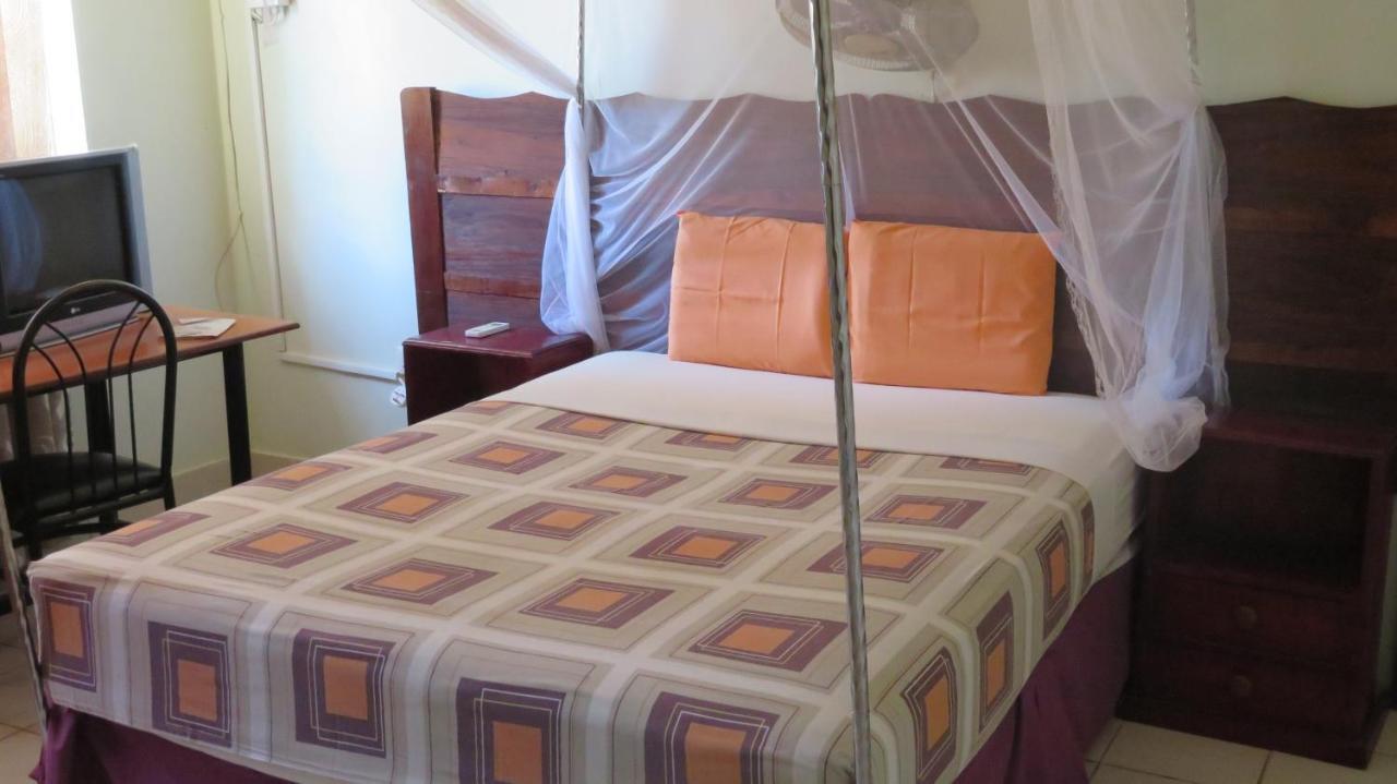Global Village Hotel Pakwach Kültér fotó