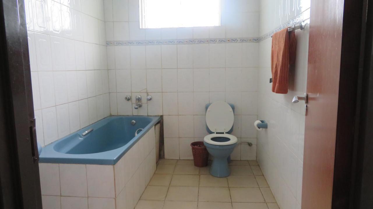Global Village Hotel Pakwach Kültér fotó