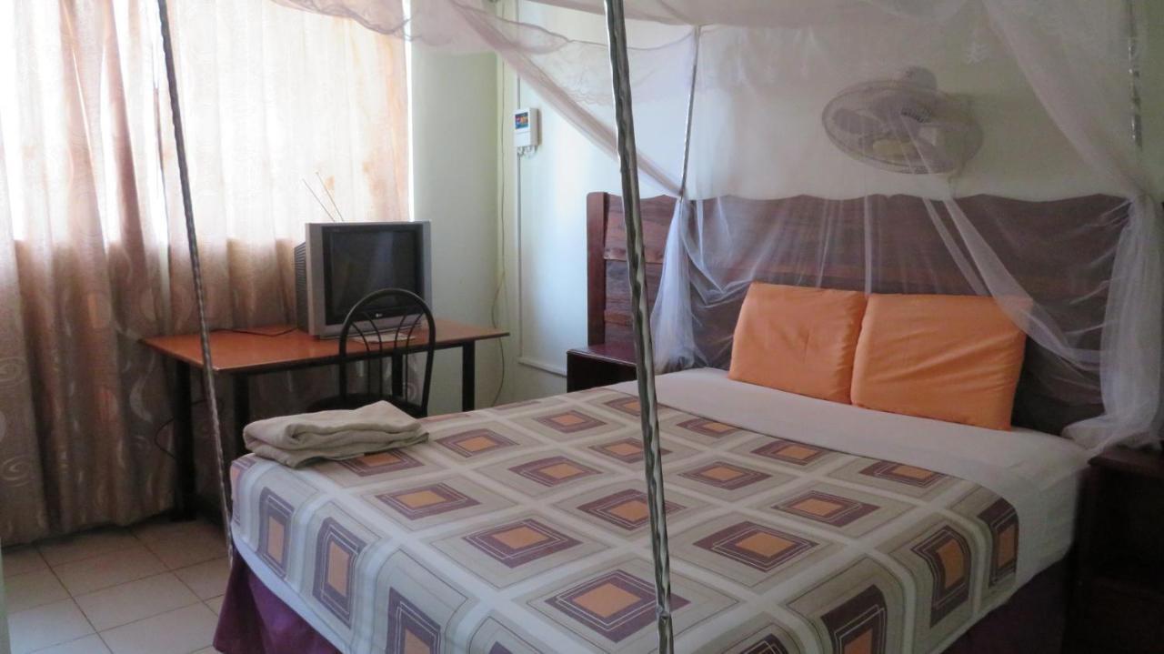 Global Village Hotel Pakwach Kültér fotó