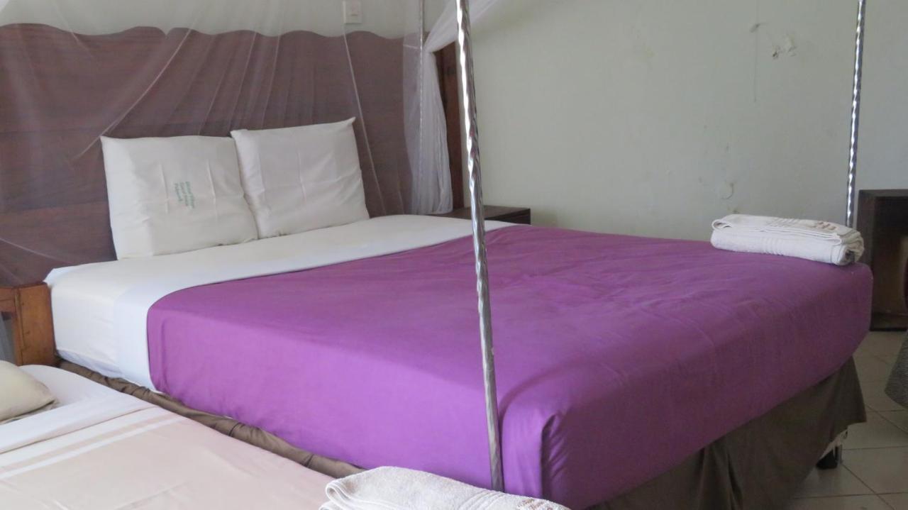 Global Village Hotel Pakwach Kültér fotó